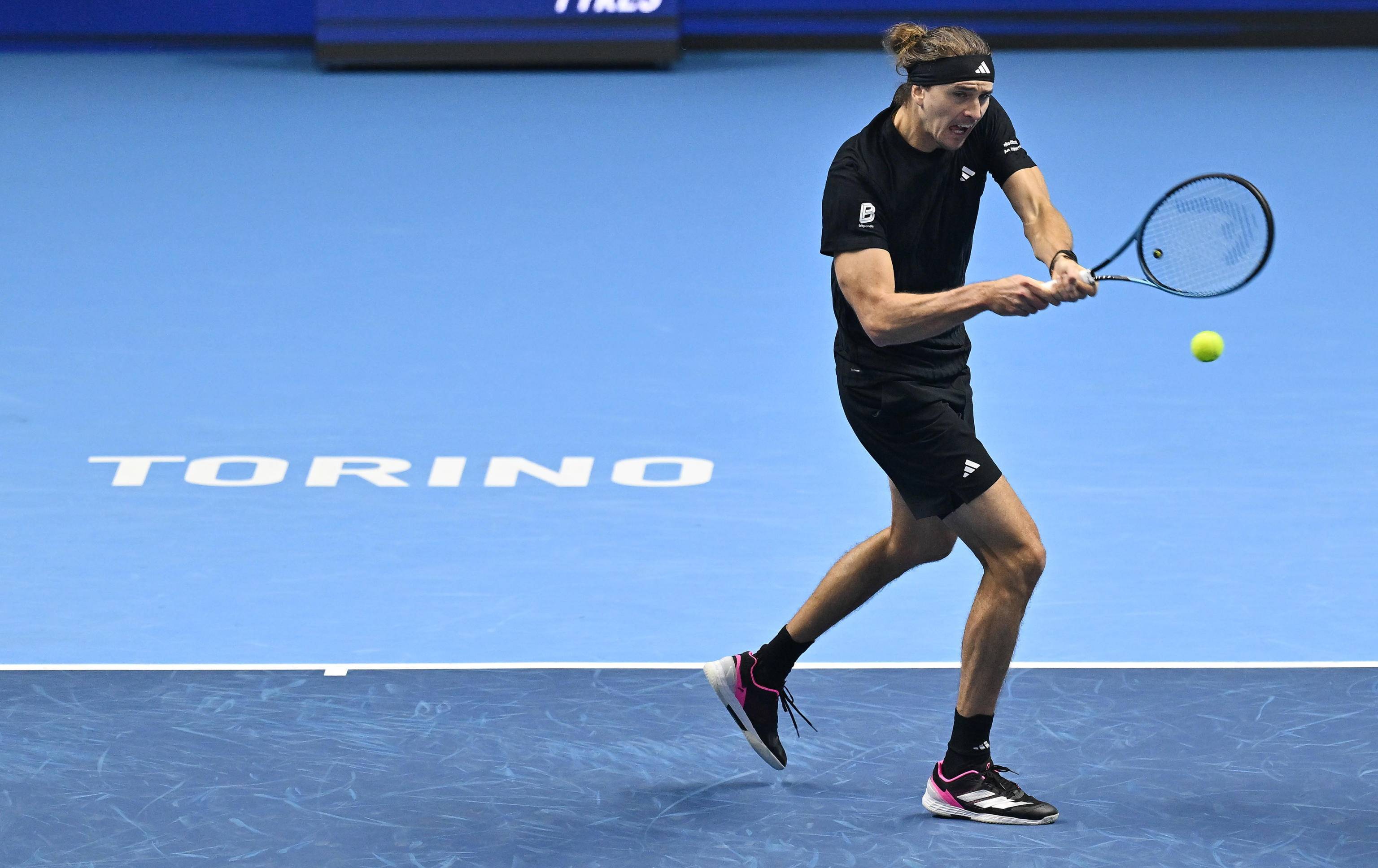 拉沃尔杯力克ATP总决赛，兹维列夫扛起全队