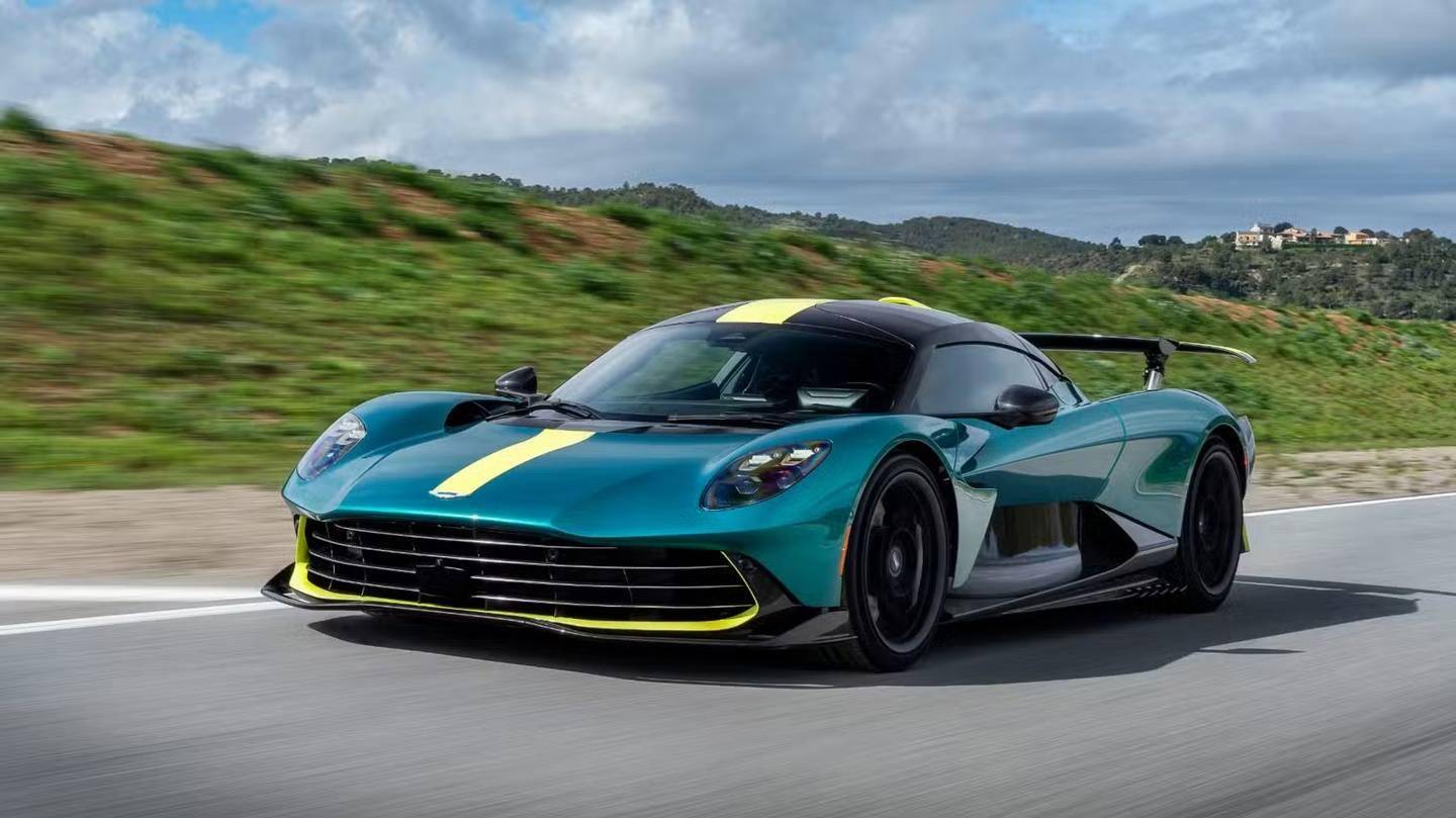 哈斯车队翻盘阿斯顿马丁，维斯塔潘高光表现