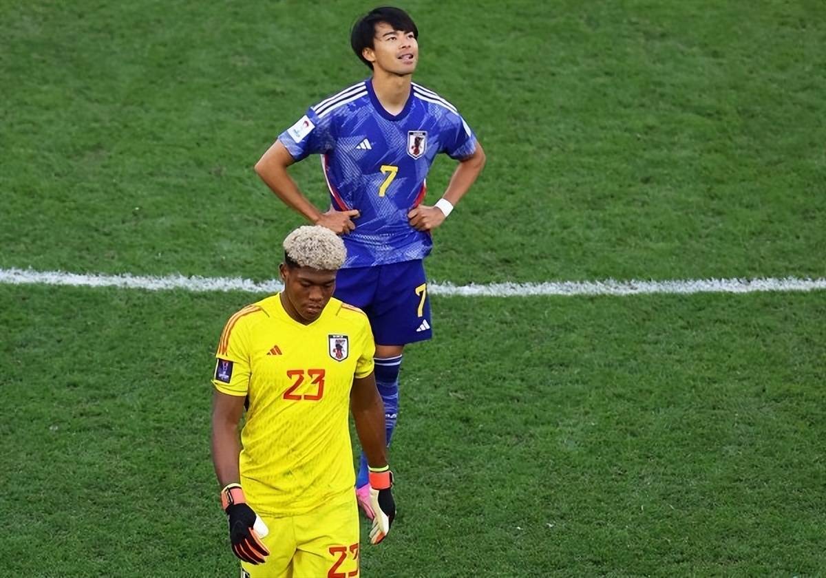 韩国队鏖战日本队，黄鸭组合关键制胜