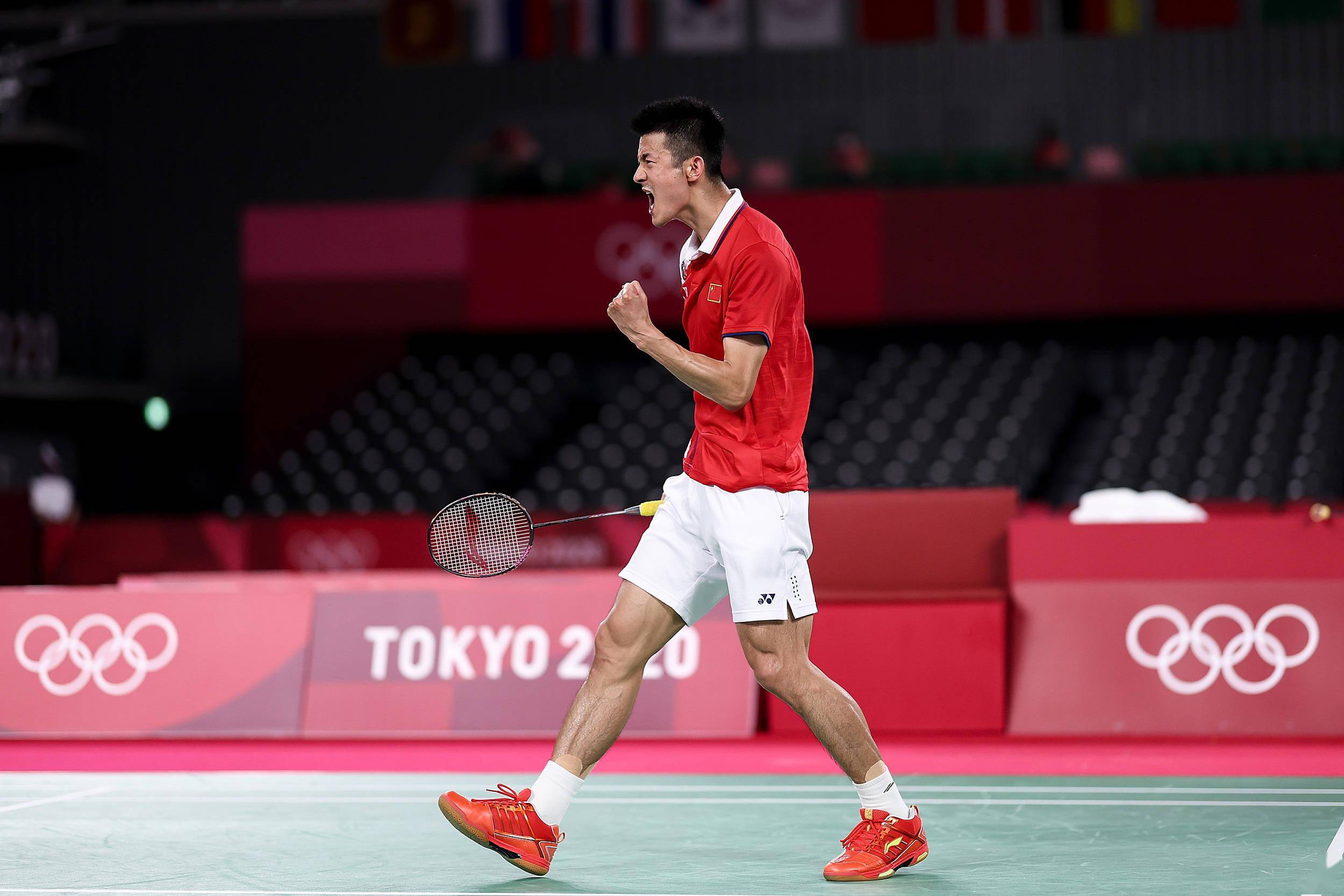泰国羽毛球队鏖战中国羽毛球队，谌龙关键制胜