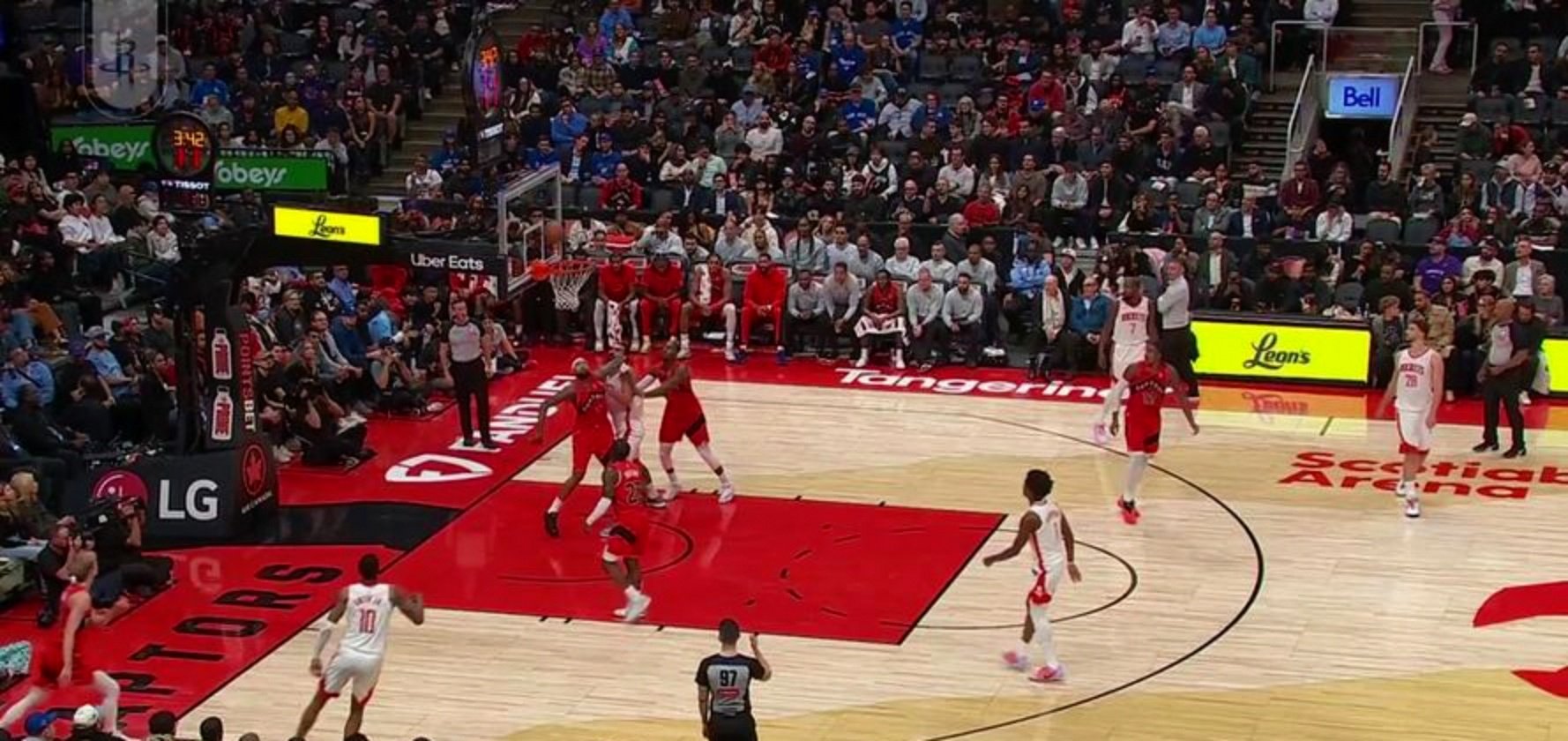 开云体育官网-勇士鏖战火箭，米切尔爆发神勇