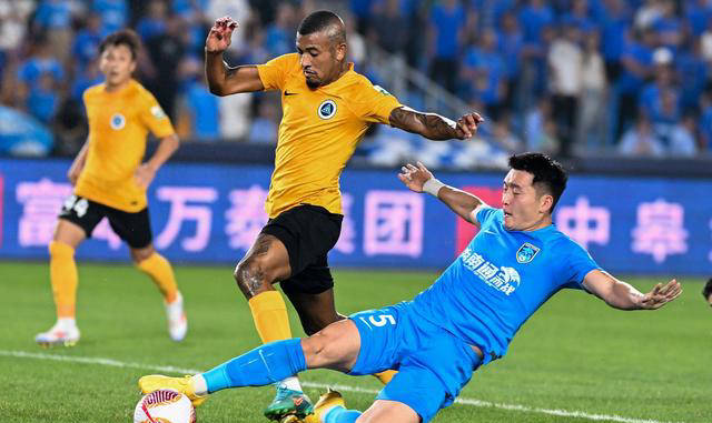 季后赛激烈角逐,球队压力山大 季后赛激烈角逐,球队压力山大