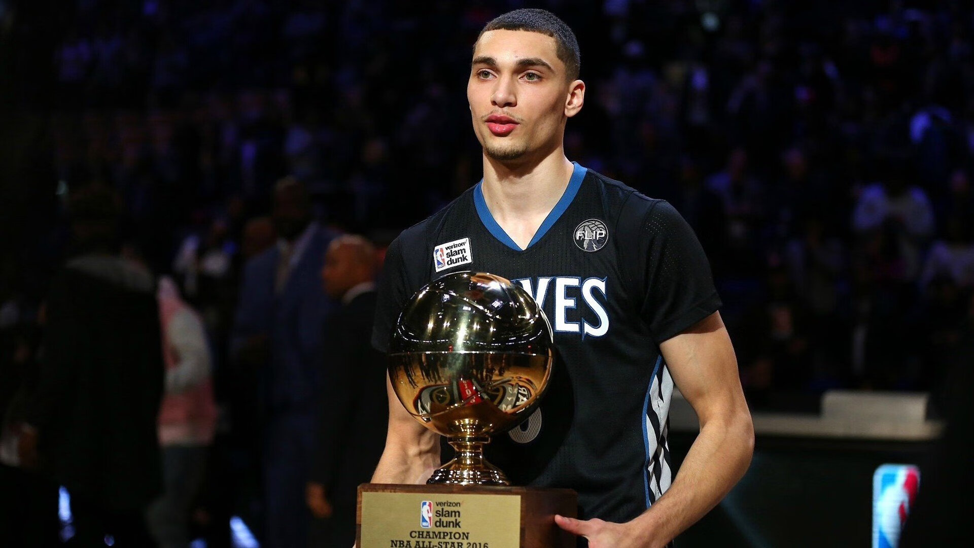 世界排名争夺战之夜,阿坎吉稳定输出不掉线